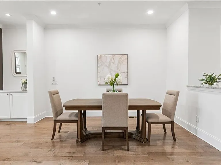 1233 Parkstead Ln — Photo 15