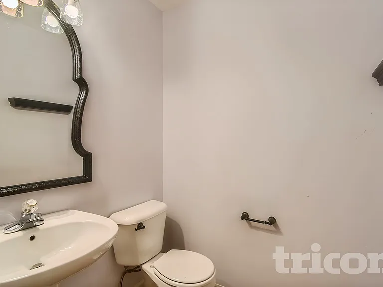 2420 Amber Glen Dr — Photo 12