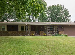300 Indian Cir, East Peoria, IL 61611