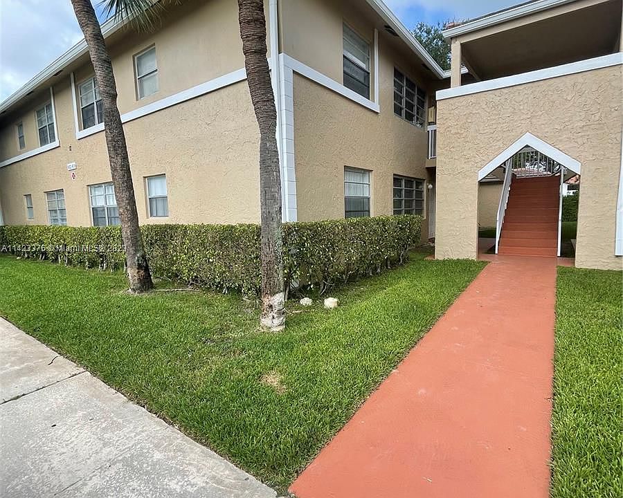 1st image of 812 Twin Lakes Dr #17-C