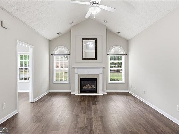4th image of 3703 Villa Springs Cir