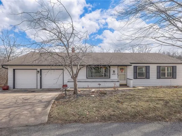 4847 Black Swan Dr, Shawnee, KS 66216