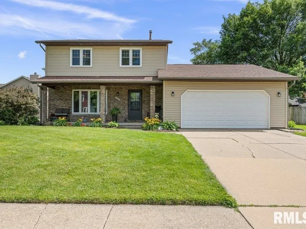 711 W Hickory St, Eldridge, IA 52748