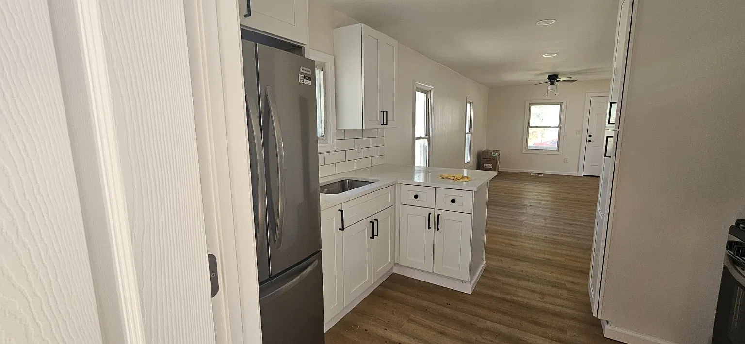 Charming 3-Bedroom Family Home in Burton - Ideal for Pets & Commuters! — Photo 4