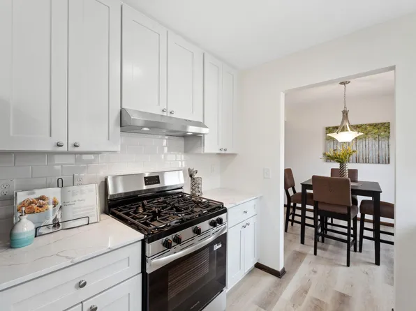 2705 Shenandoah Ln N, Plymouth, MN 55447