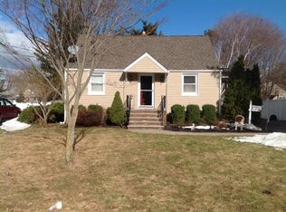 9 Greendale Ave, Pompton Plains, NJ 07444