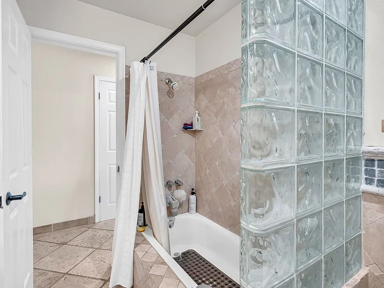 5331 Emerald Ct — Photo 25