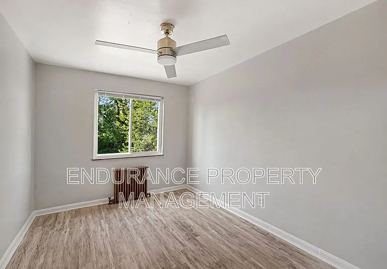 629 Maple Dr #4 — Photo 11
