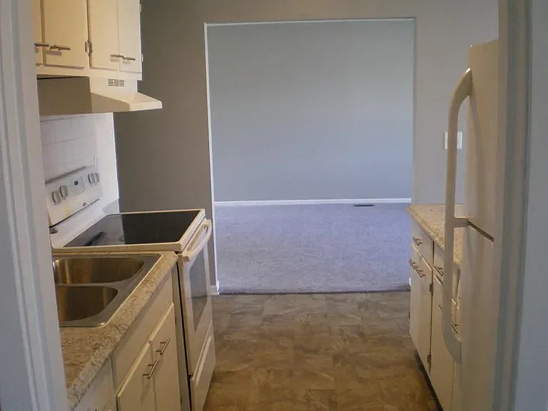 3 bed, 1472 sqft, $1,995 — Photo 4