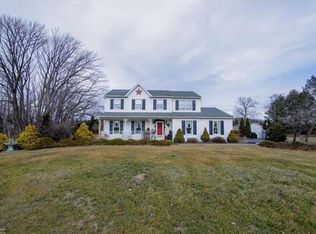 6447 Mountain View Dr, Slatington, PA 18080