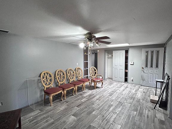 2nd image of 511 W Hatfield St