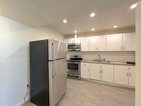 2nd image of 4021 E Moreland St APT 4