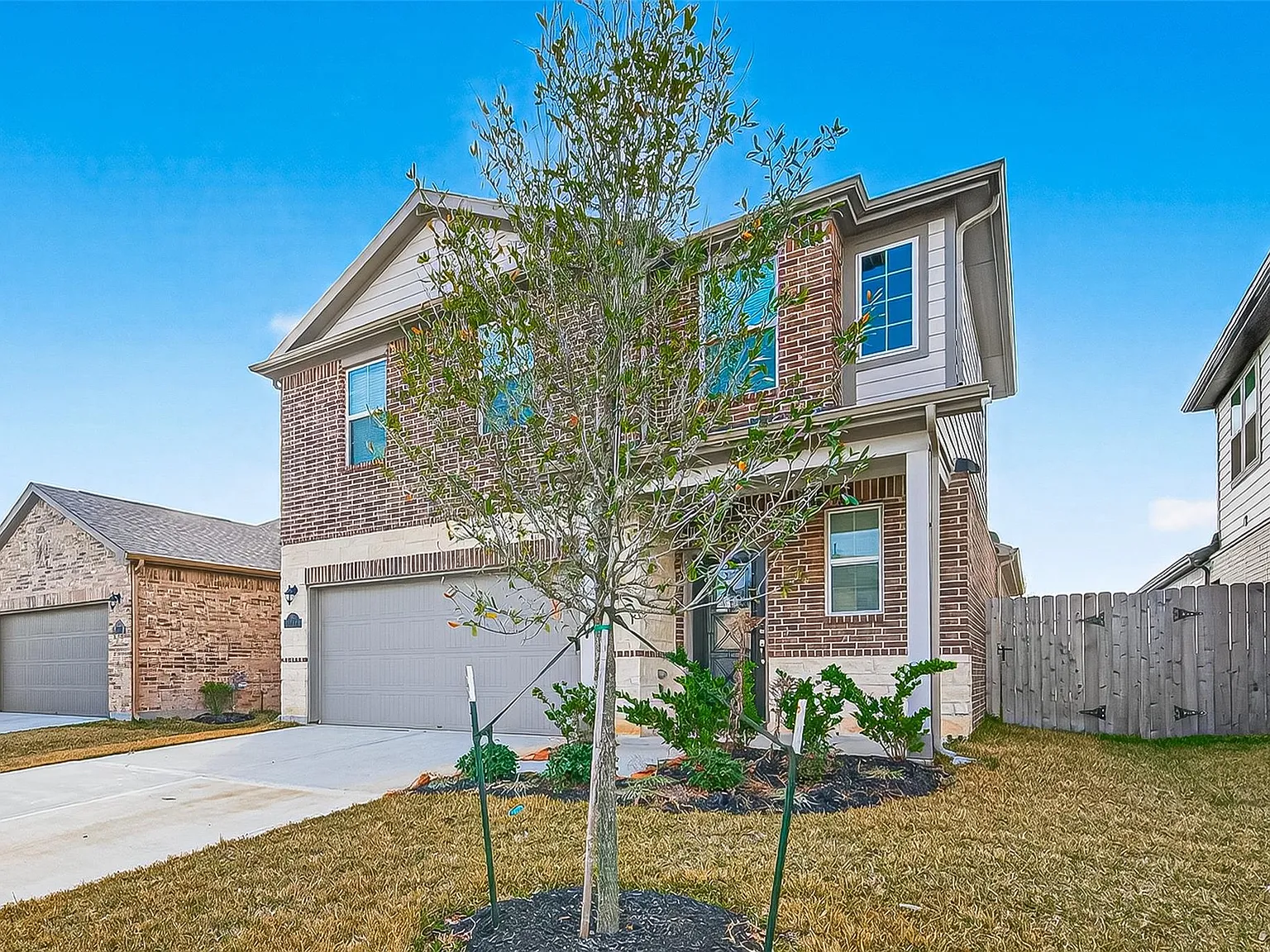 4 bed, 2.5 bath, 1785 sqft, $2,600 — Photo 2