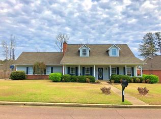 181 Summer Lane Dr, Columbus, MS 39702