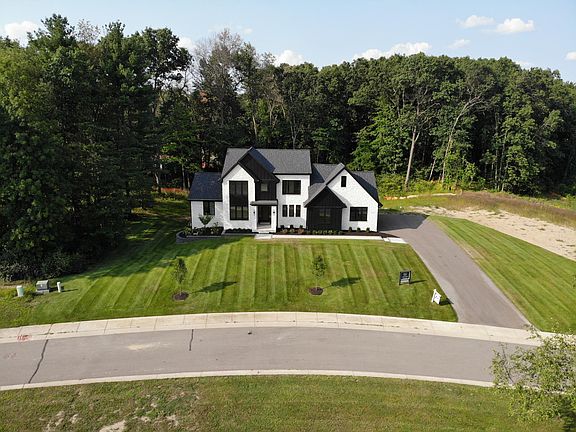 4th image of 7825 Venice Ct #3