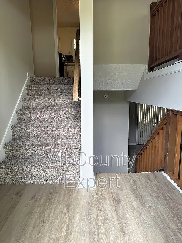 3 bed, 2.5 bath, 2025 sqft, $1,750 — Photo 2