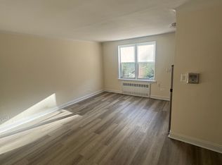 2470 W 1st St APT 2C, Brooklyn, NY 11223