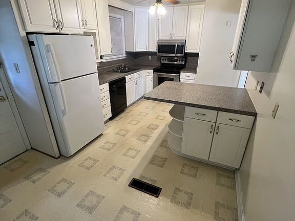 4th image of 3301 Donnan St