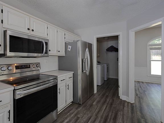 5th image of 700 Lee Road 197