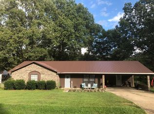 37 Jones Cir, West Point, MS 39773