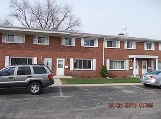 936 N Boxwood Dr #A, Mount Prospect, IL 60056