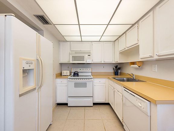 4th image of 1532 Mainsail Dr #4