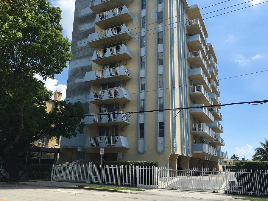 1st image of 7133 Bay Dr APT 204