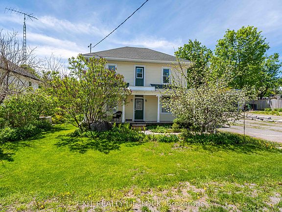2nd image of 2464 Queen Mary St