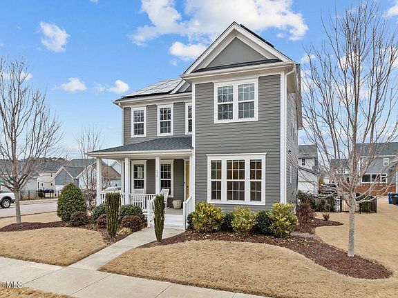 4th image of 215 Ellsworth Manor Dr