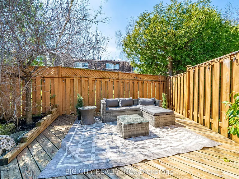 26 Carondale Cres — Photo 47