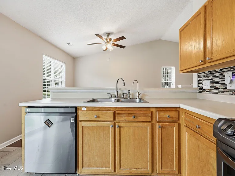 128 Fodder Dr — Photo 13