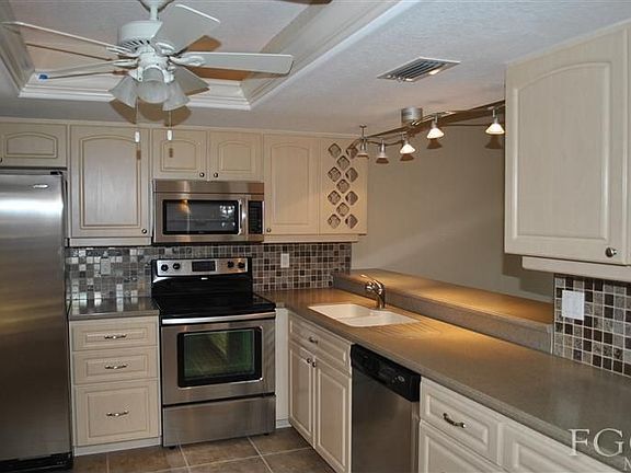 4th image of 829 SW 47th Ter APT 206