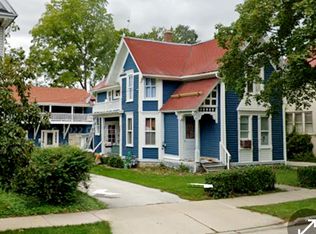 175 Green Bay Rd, Mequon, WI 53092