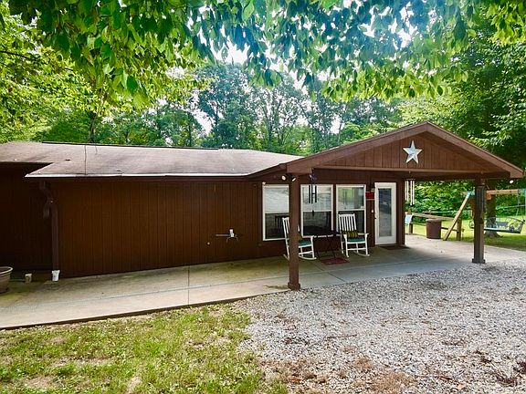 3rd image of 1904 N Woodland Lakes Dr