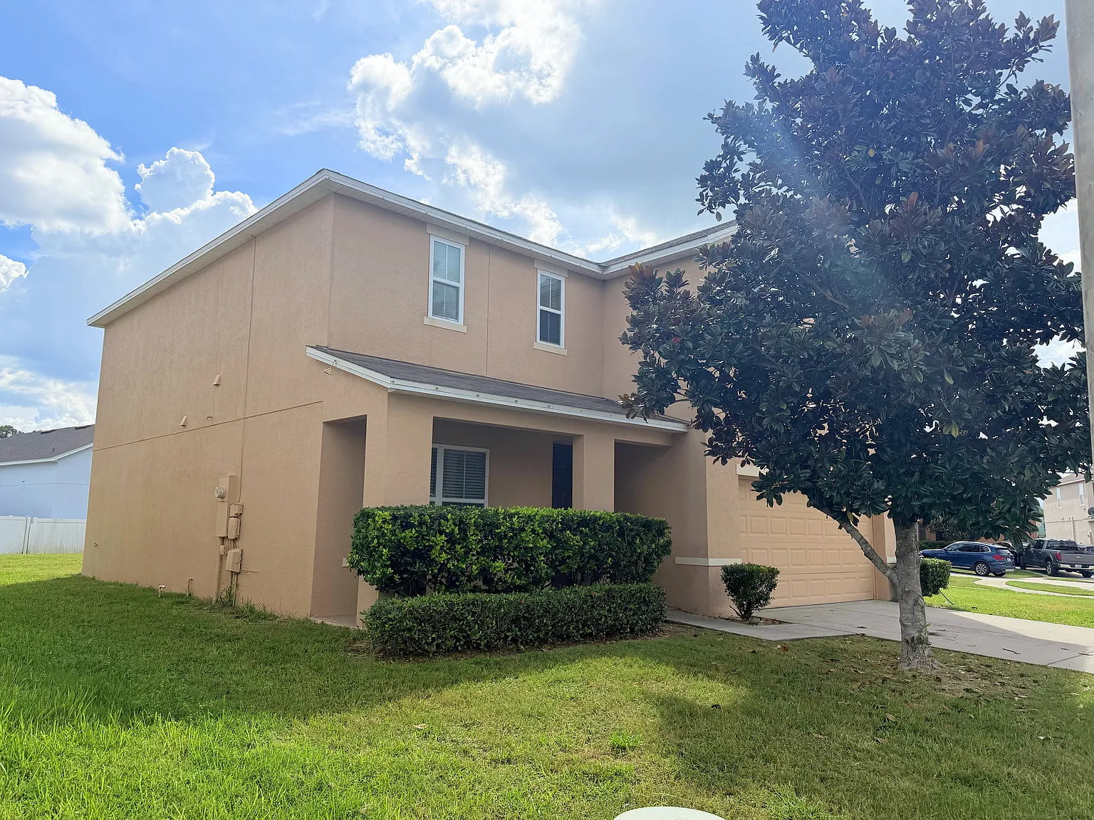 4 bed, 2.5 bath, 2427 sqft, $2,400 — Photo 3