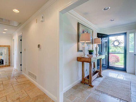 2nd image of 2108 Blakemore Ln