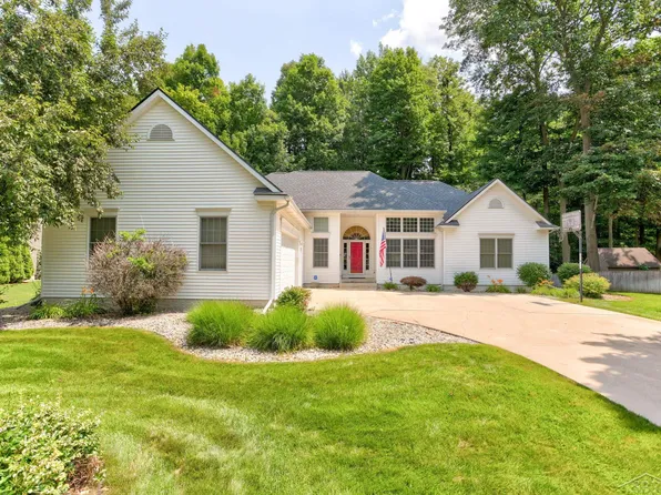 8646 Wandering Way, Freeland, MI 48623
