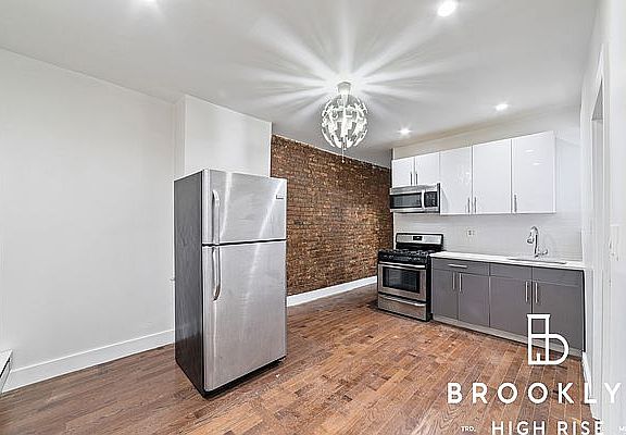 5th image of 1679 Sterling Pl APT 1