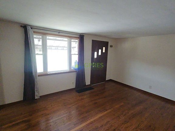 3rd image of 1012 Woodland Rd