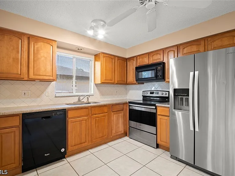 4406 Santa Barbara Blvd #B — Photo 9
