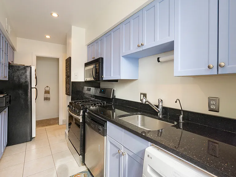 2201 Chestnut St #604 — Photo 15