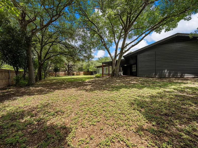 52055 Lockwood Dr — Photo 35