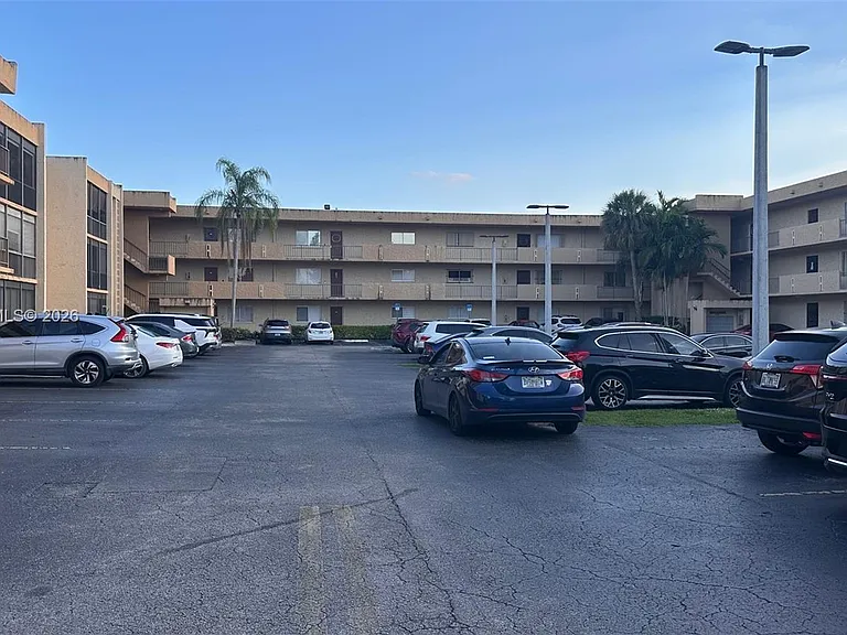 8401 SW 107th Ave #331E — Photo 1