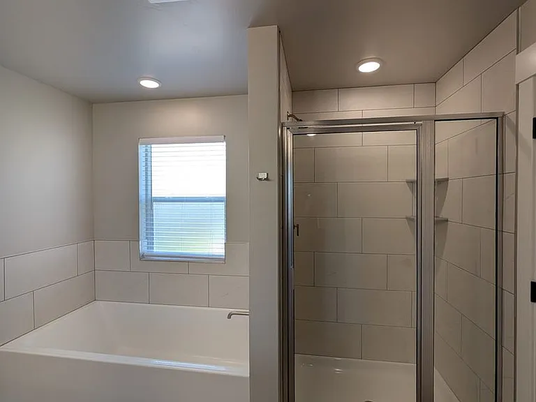 5560 Trueman #C — Photo 23