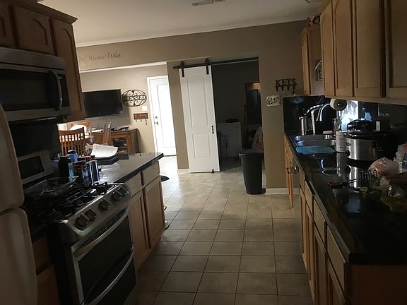 4th image of 1451 Williams Ave