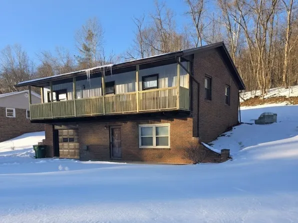 220 Carman Dr, Gallipolis, OH 45631