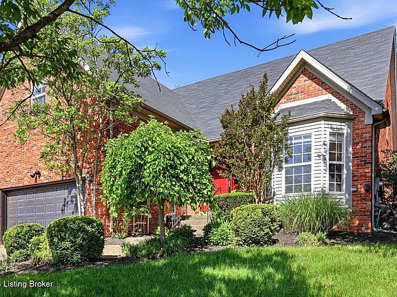 3rd image of 10122 Springhurst Gardens Cir