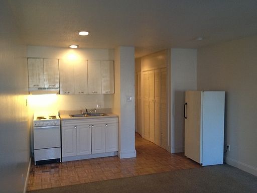 5th image of 612 Gertrude Ave APT I3