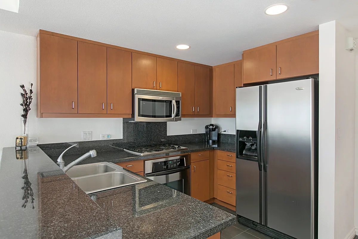 1 bed, 765 sqft, $2,595 — Photo 3