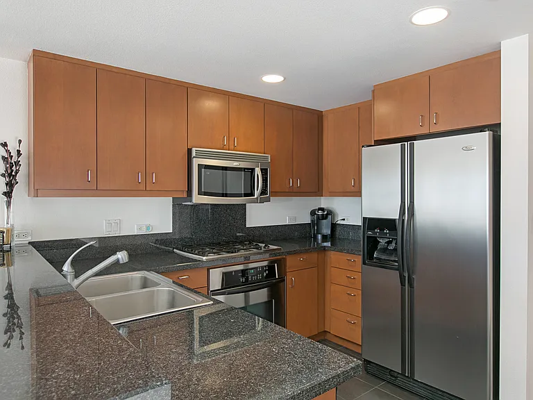875 G St — Photo 5